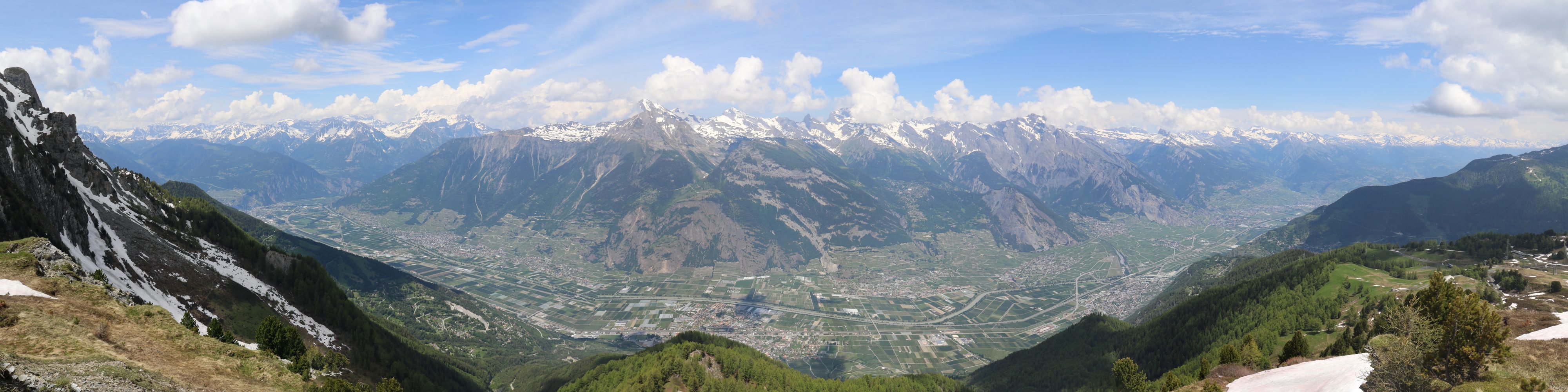 Panorama of the Rhône plain